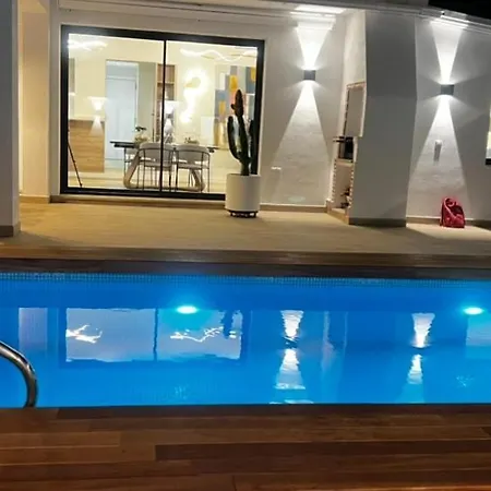 Βίλα Casa Del Mare By The With A Private Pool And A Μαρμπέλλα