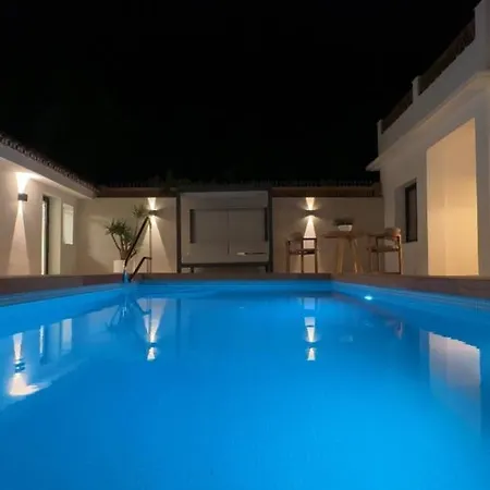 Βίλα Casa Del Mare By The With A Private Pool And A Μαρμπέλλα